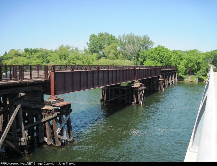 The Seton Channel between Spring Park Bay and Black Lake on a summer afternoon